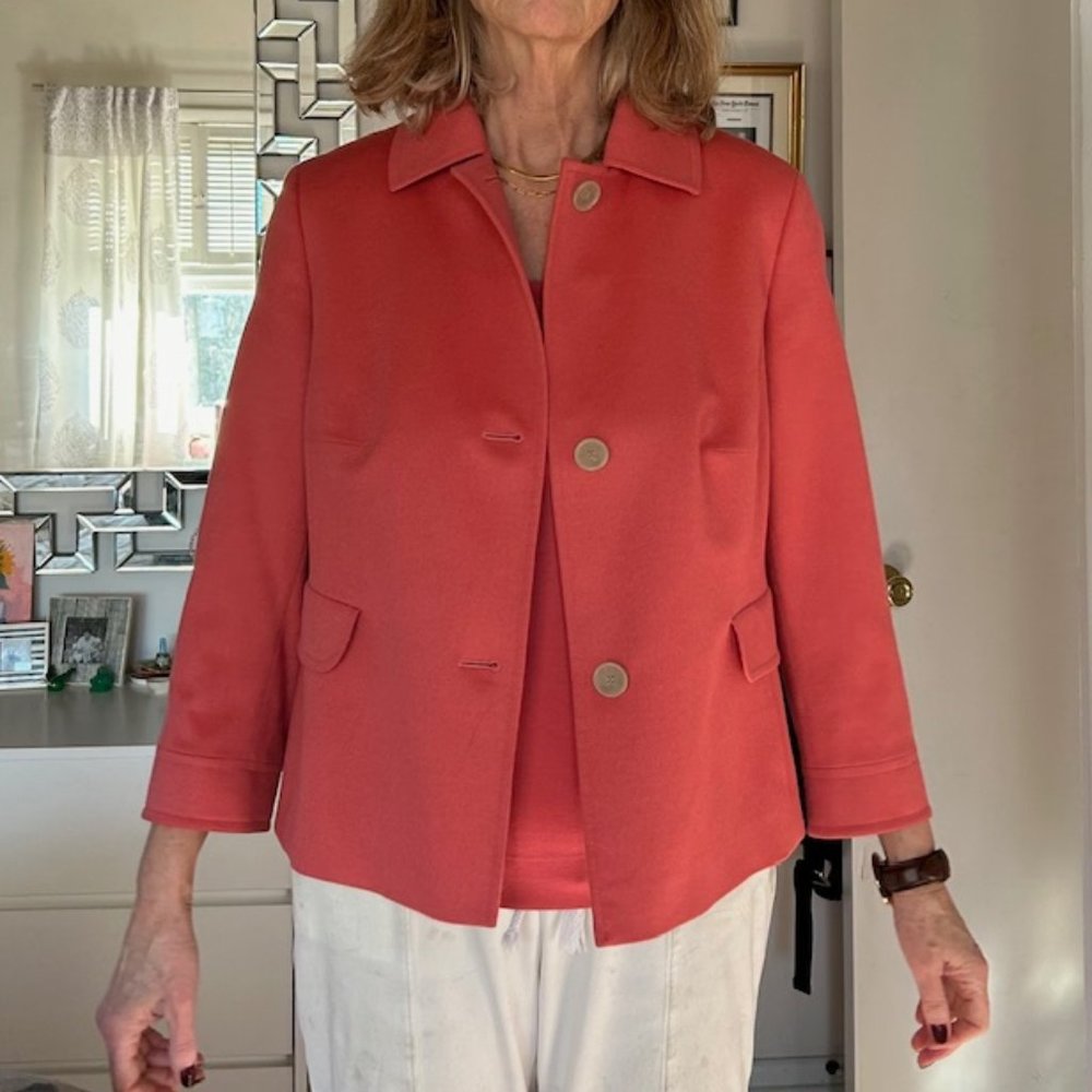 AKRIS CASHMERE-SILK COLLARED JACKET & MATCHING SQUARE NECK SHIRT in a RICH CORAL